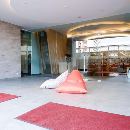 Harris Hotel And Conventions Kelapa Gading Jakarta Exterior foto