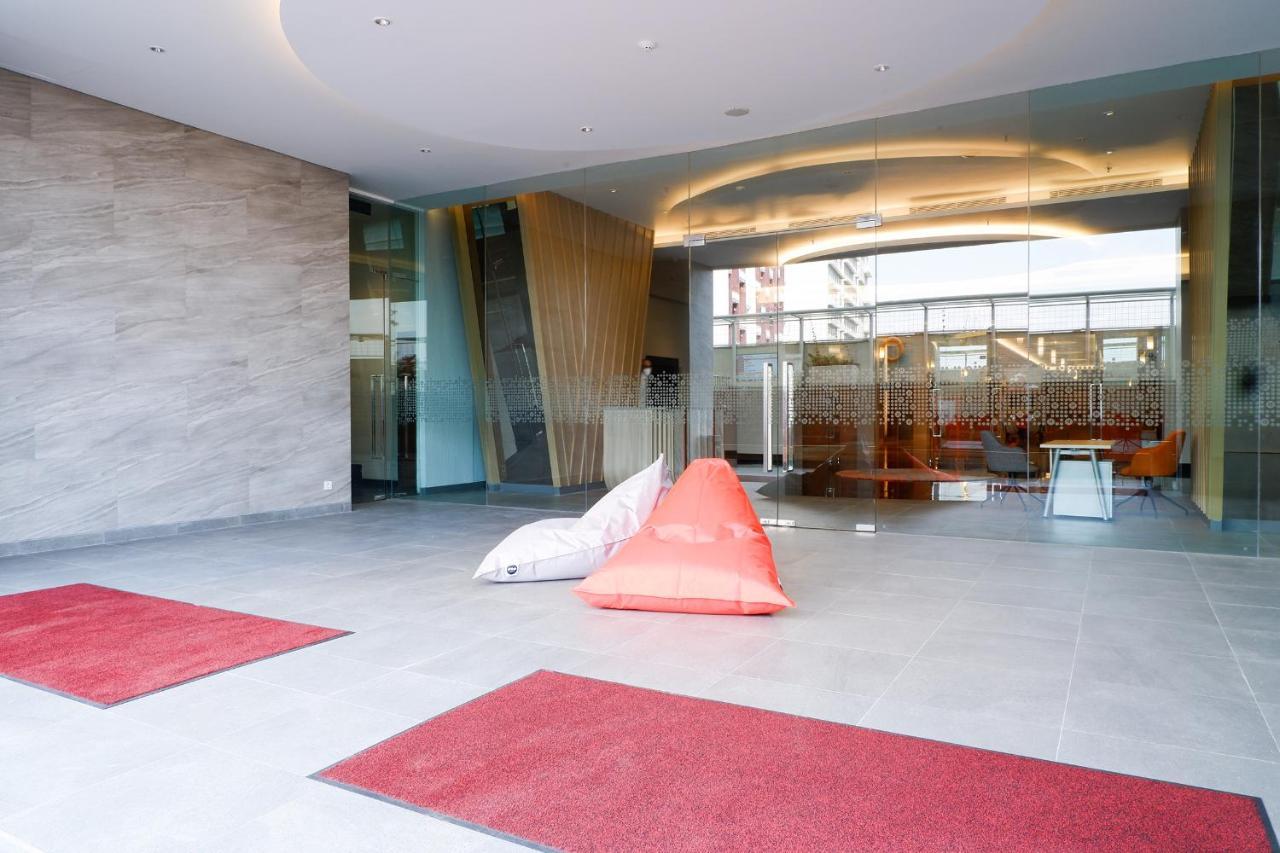 Harris Hotel And Conventions Kelapa Gading Jakarta Exterior foto