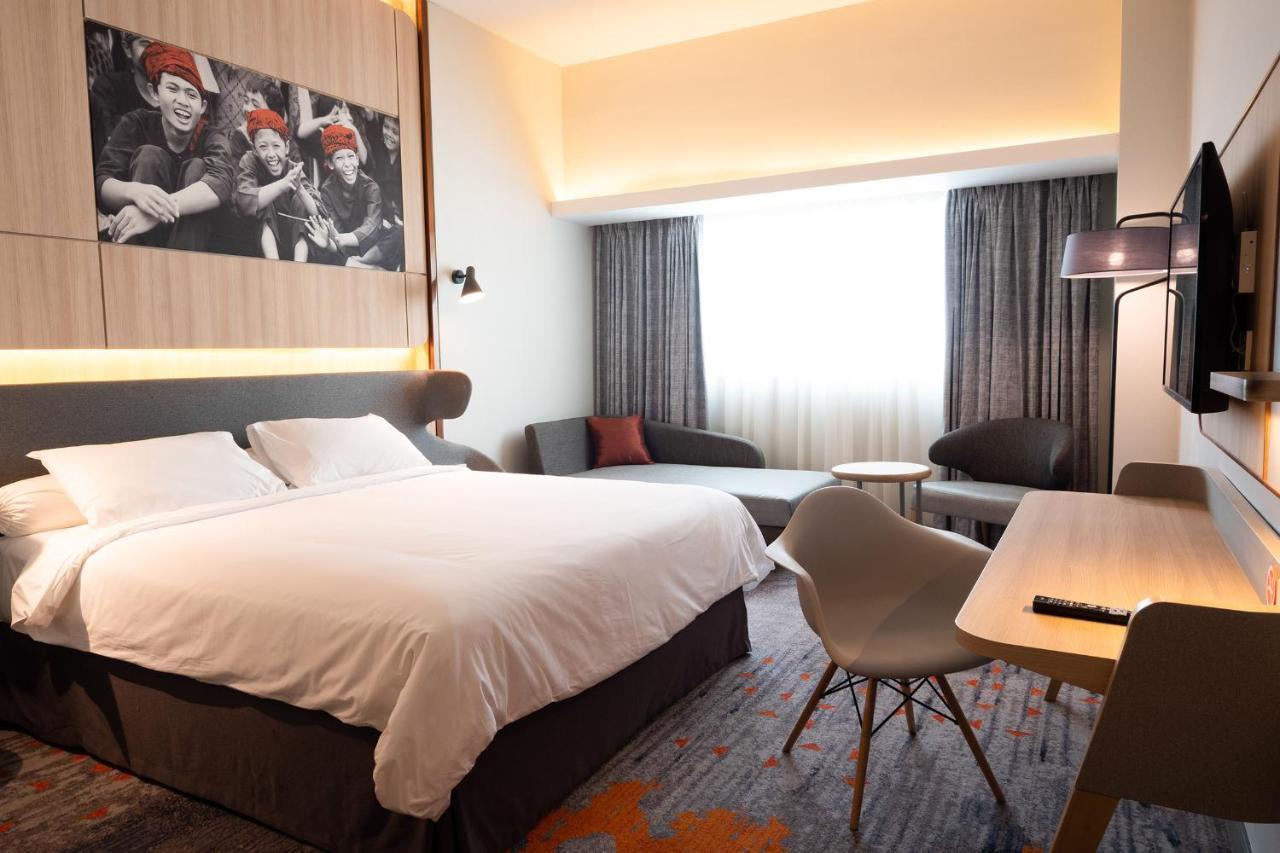 Harris Hotel And Conventions Kelapa Gading Jakarta Exterior foto