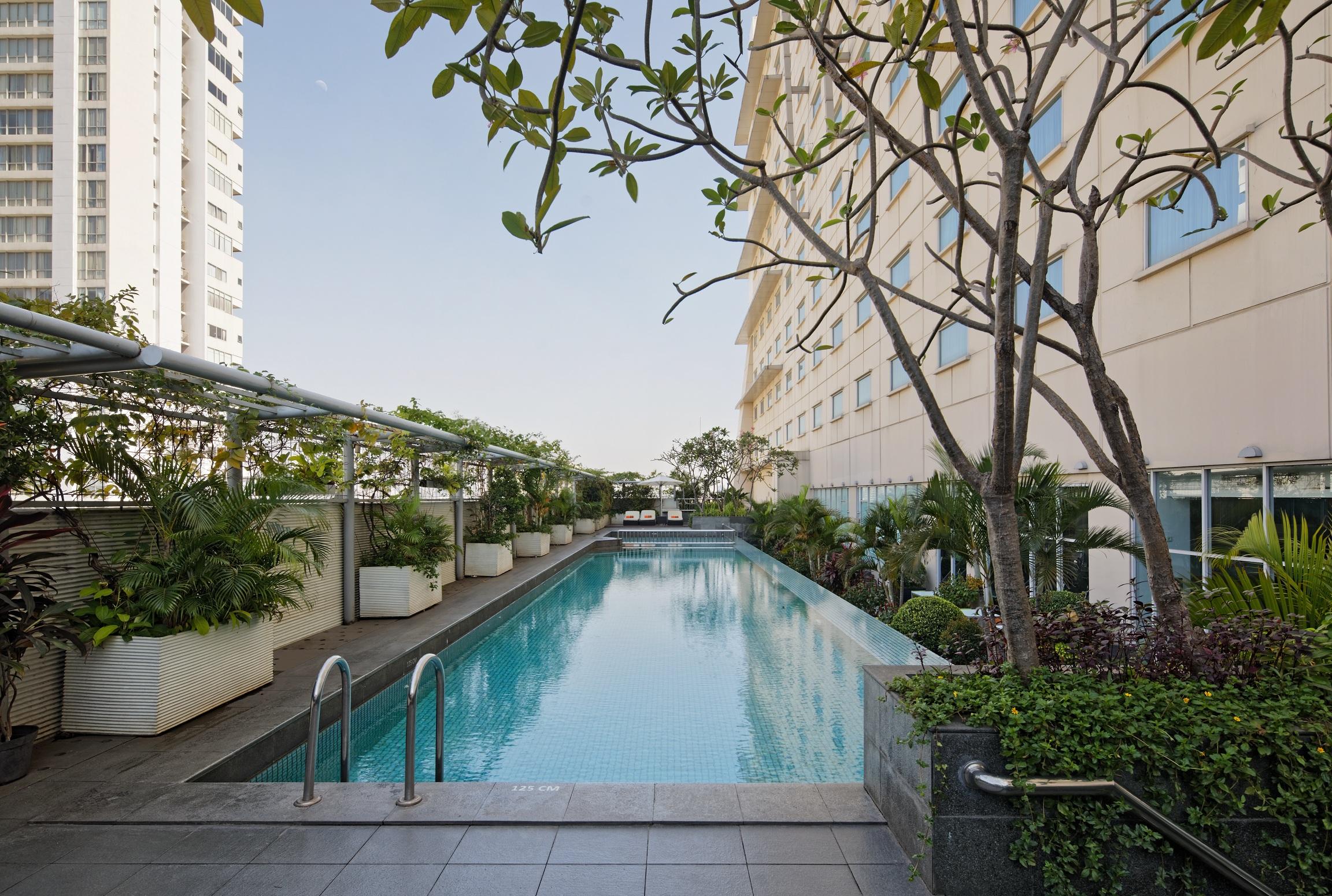 Harris Hotel And Conventions Kelapa Gading Jakarta Exterior foto