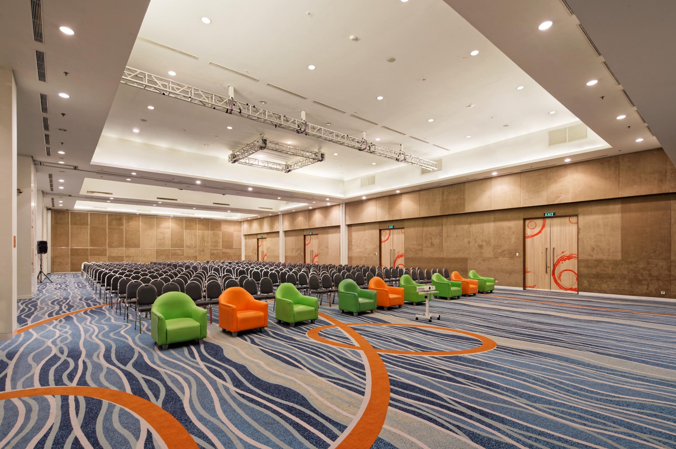 Harris Hotel And Conventions Kelapa Gading Jakarta Exterior foto